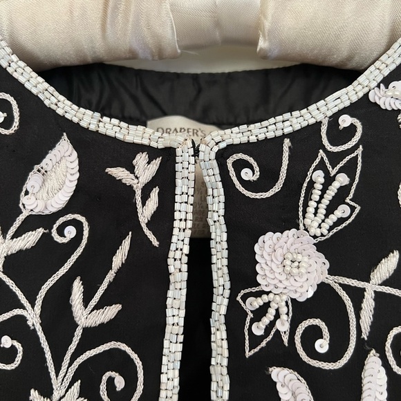Draper’s and Damon’s Vintage Black Jacket Top  White Floral Embroidery Petite 8 - Picture 3 of 7